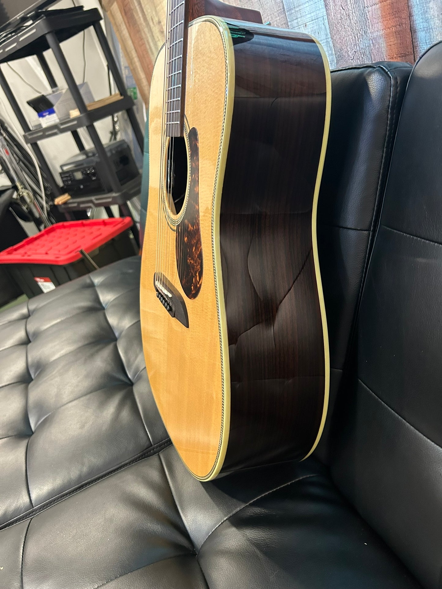 Alvarez Masterworks Dreadnought Guitar, Acoustic Electric MD70E