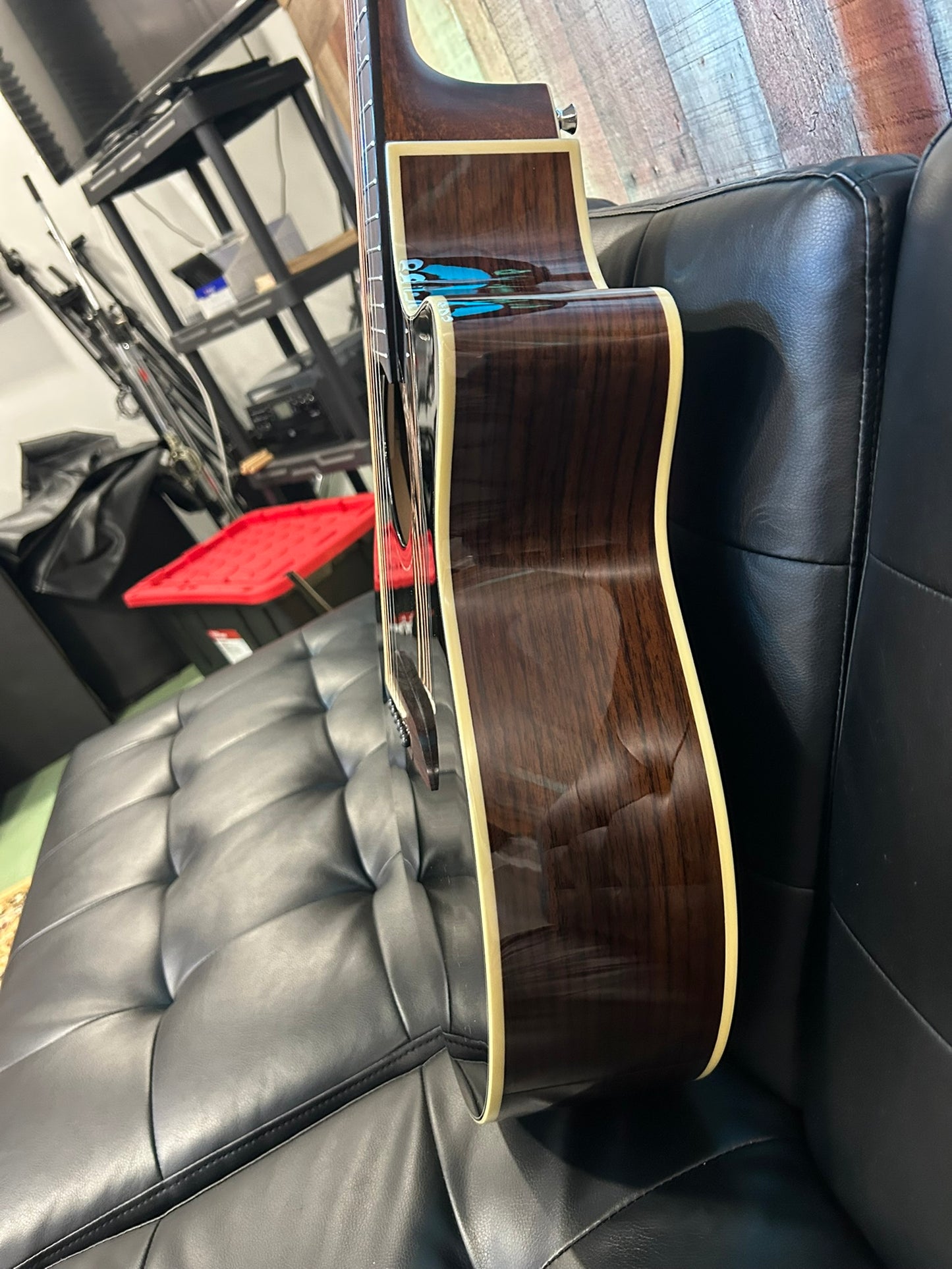 Alvarez Artist Grand Auditorium Guitar, Acoustic Electric, Blacktop, with Cutaway AG70ce_Black