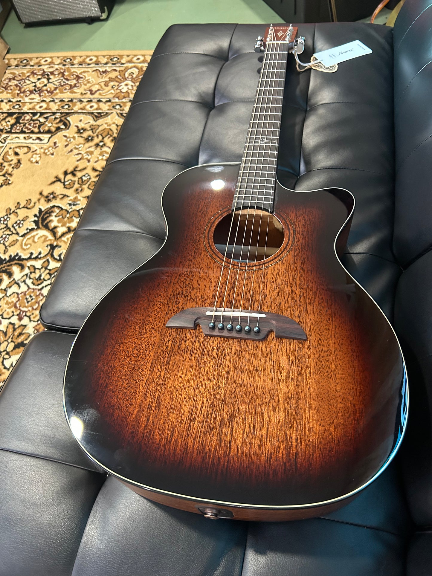 Alvarez Artist Folk/OM Guitar Acoustic/Electric Shadow Burts with Cutaway