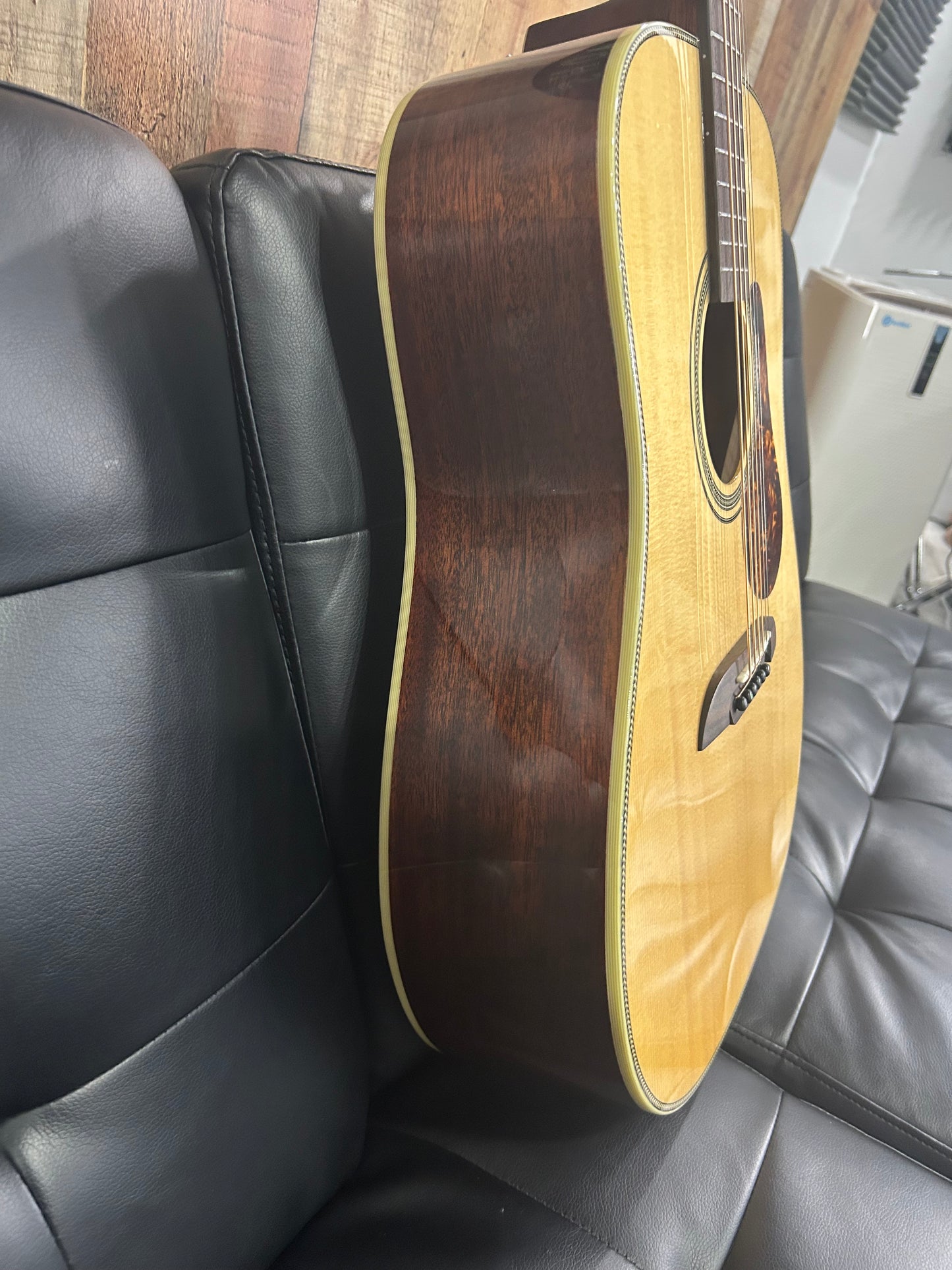 Alvarez Masterworks Dreadnought Guitar, Acoustic Electric