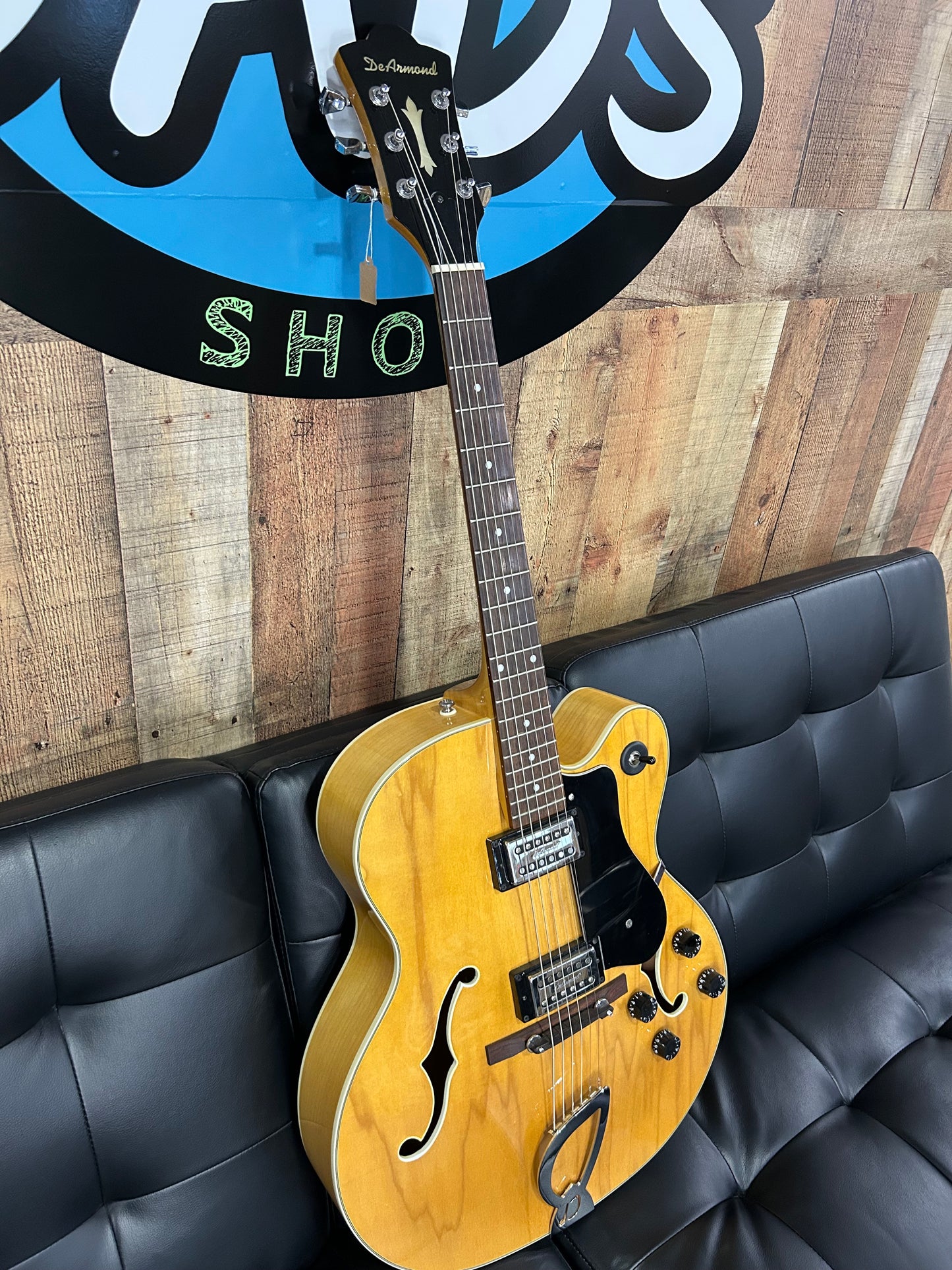 DeArmond X145 Guitar (USED)
