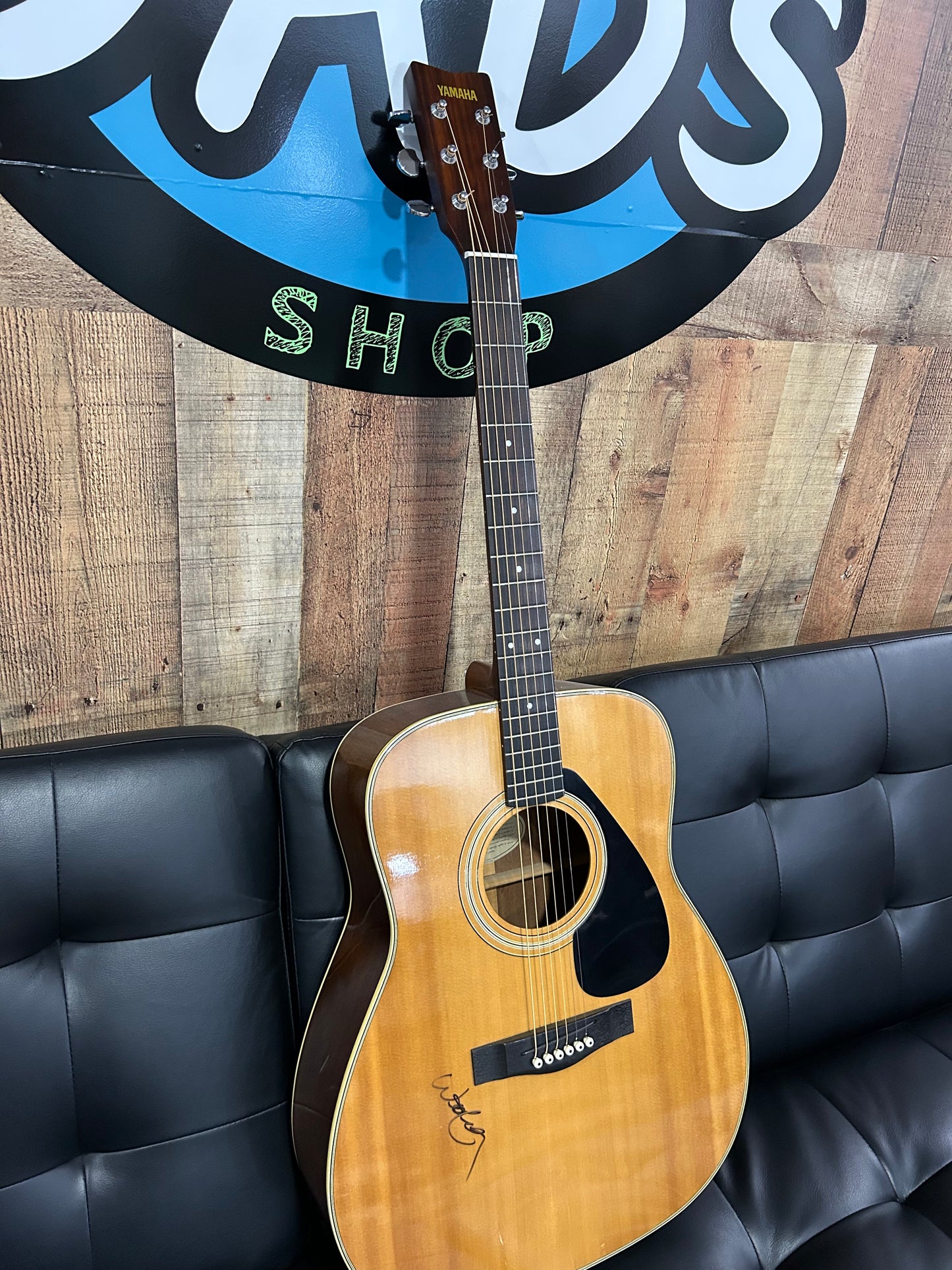 Yamaha FG 335 Guitar Signed by Willie Nelson (USED)