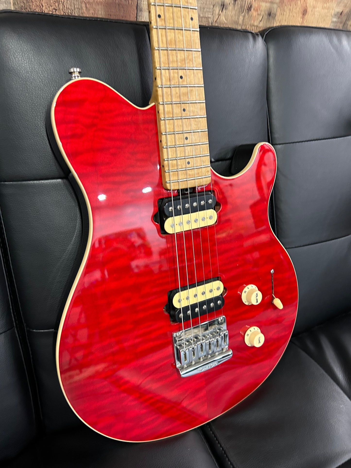 Ernie Ball Music Man Axis Super Sport (USED)
