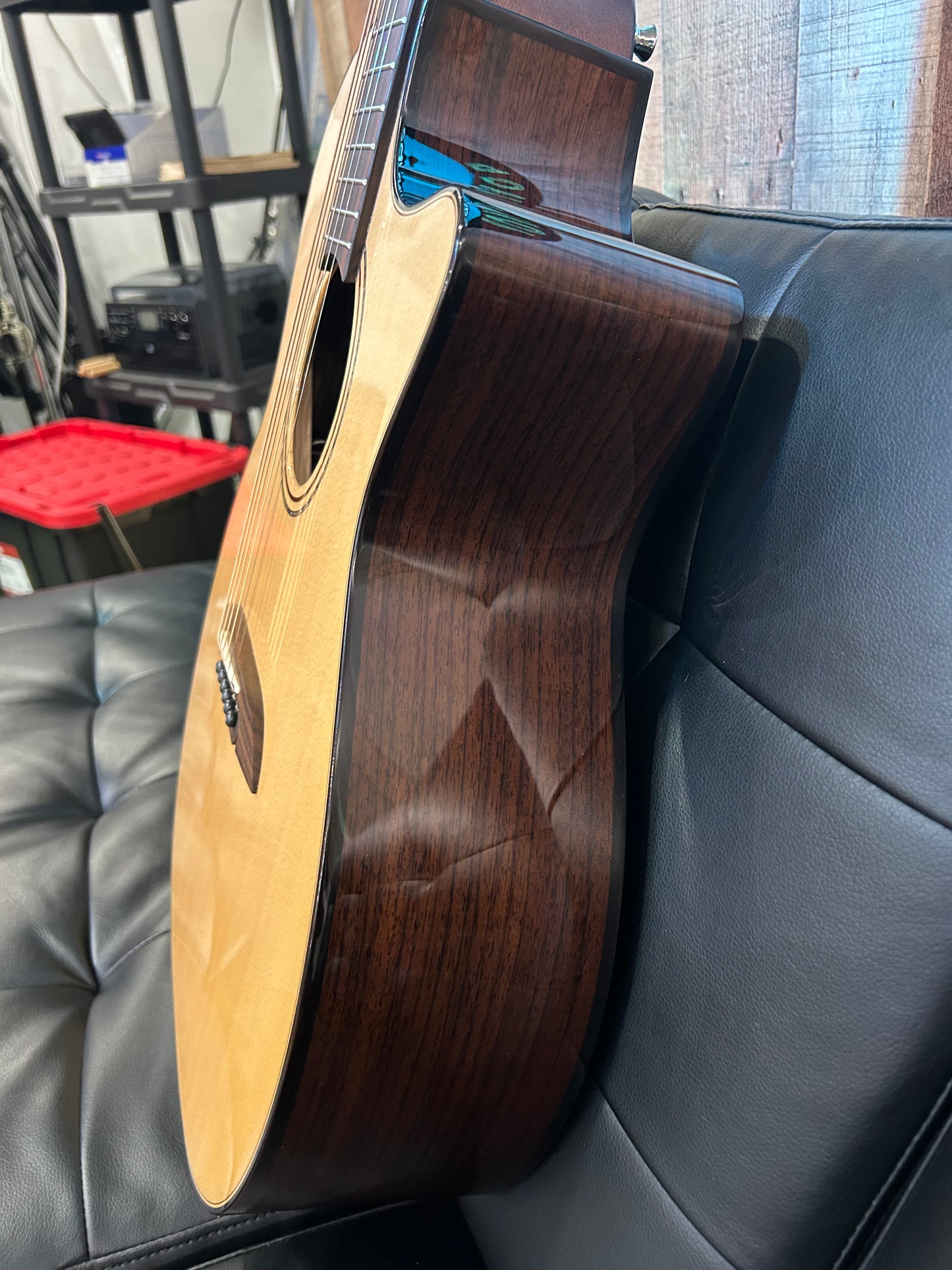 Alvarez Artist Elite Grand Auditorium Guitar, Acoustic Electric, Armrest, with Cutaway