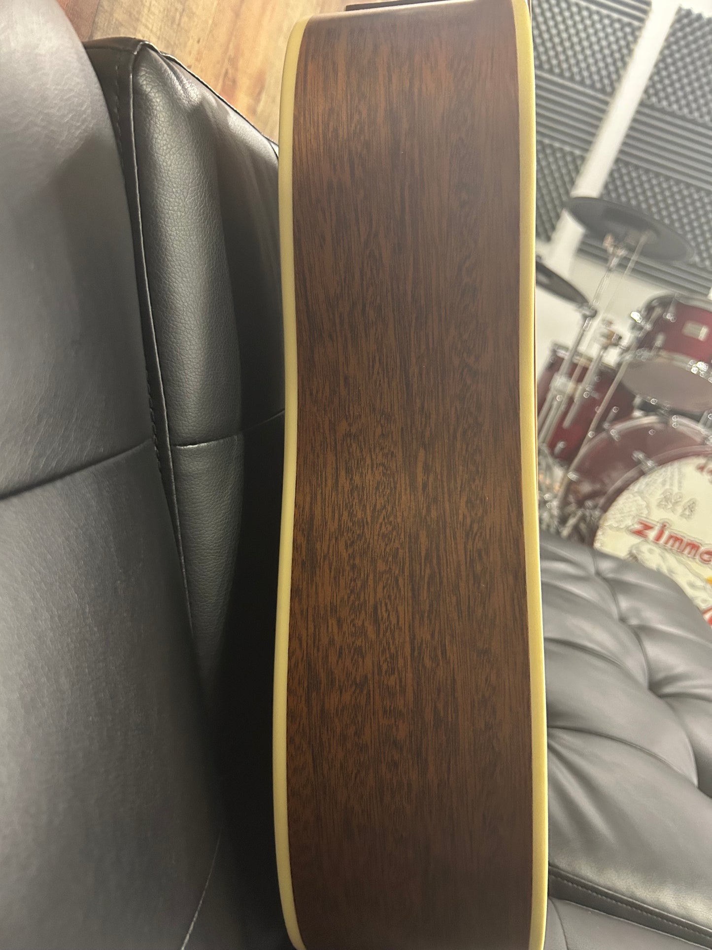 Alvarez Acoustic Guitar AD60