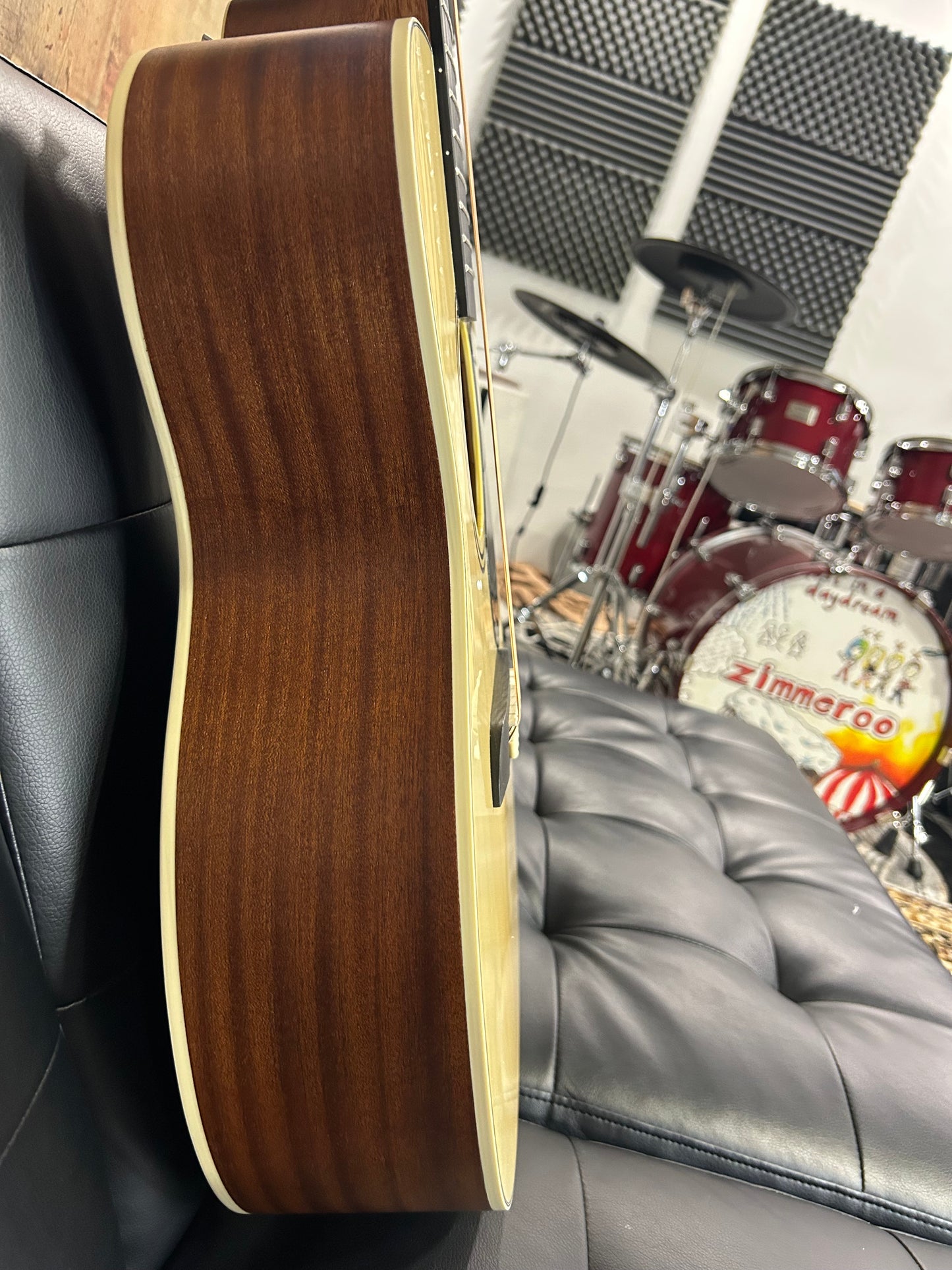 Alvarez Regent OM/Folk RF26