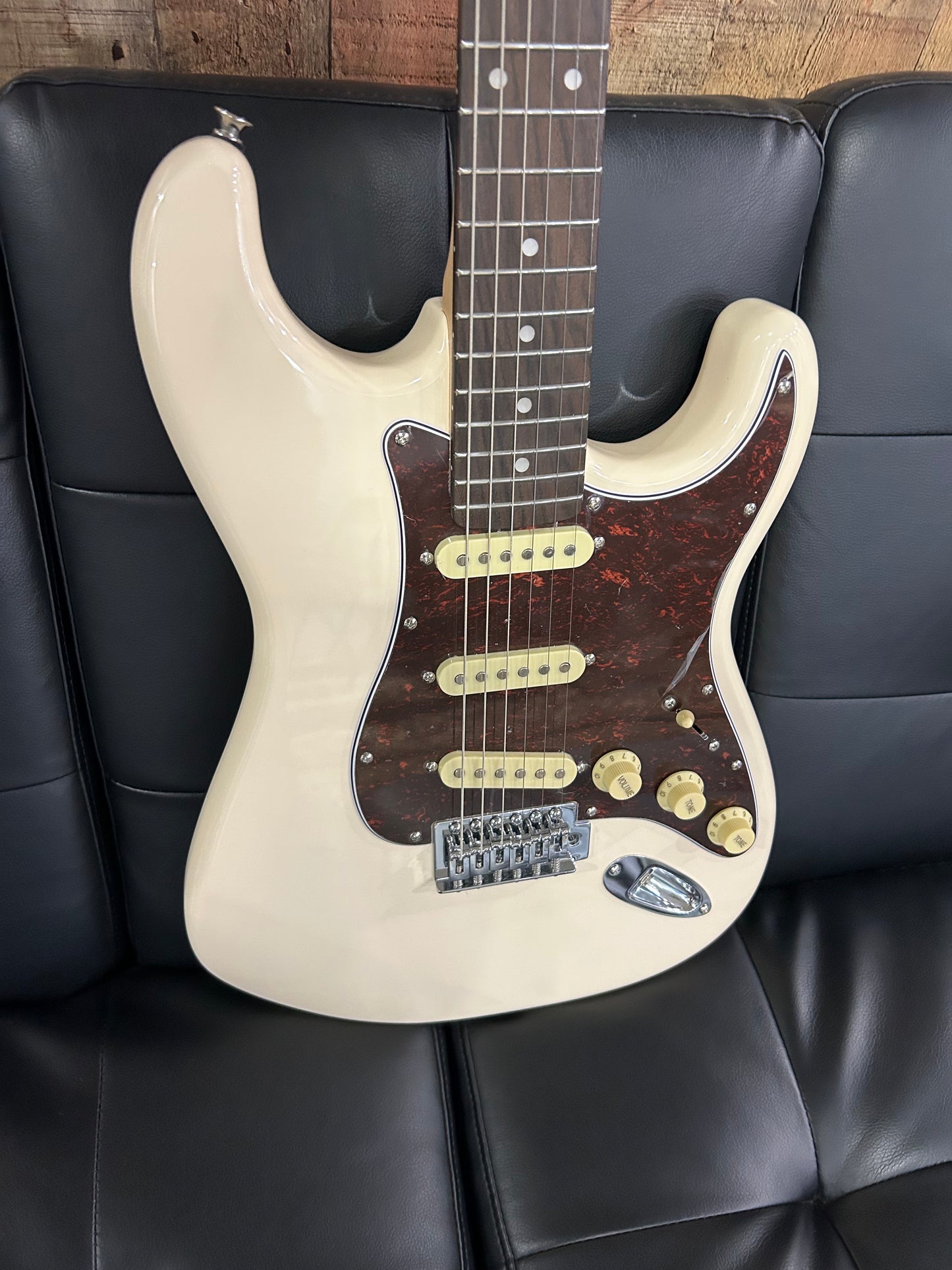 Austin Classic Double Cutaway Strat, Cream
