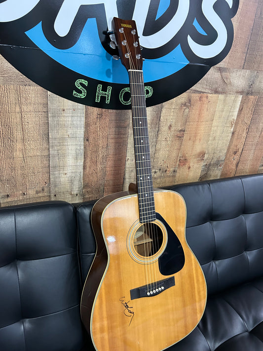 Yamaha FG 335 Guitar Signed by Willie Nelson (USED)