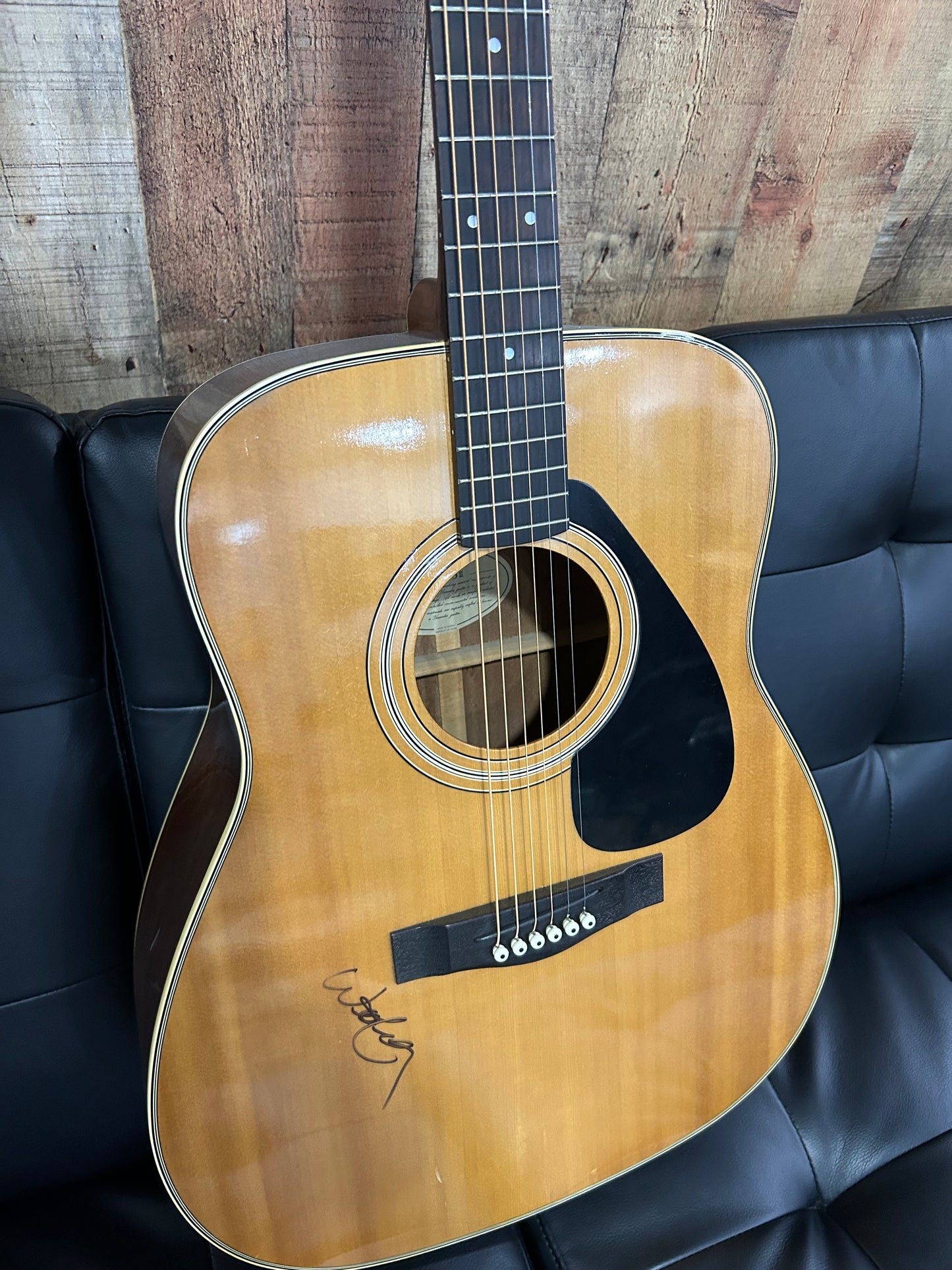 Yamaha FG 335 Guitar Signed by Willie Nelson (USED)