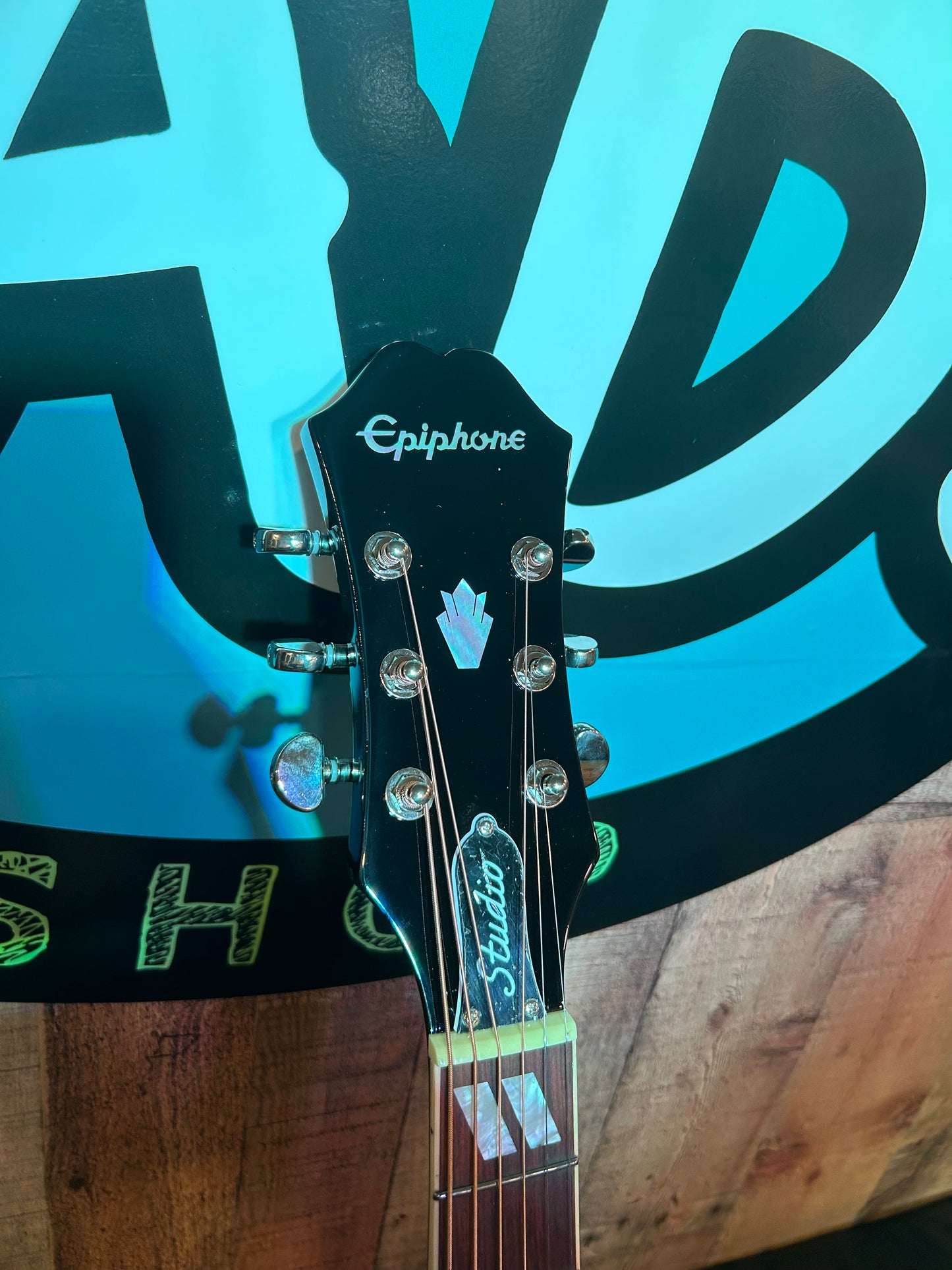 Epiphone Hummingbird Studio Limited-Edition Acoustic-Electric Guitar Ebony