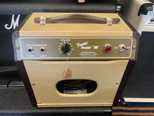 Fender Champion "600" Amp (USED)