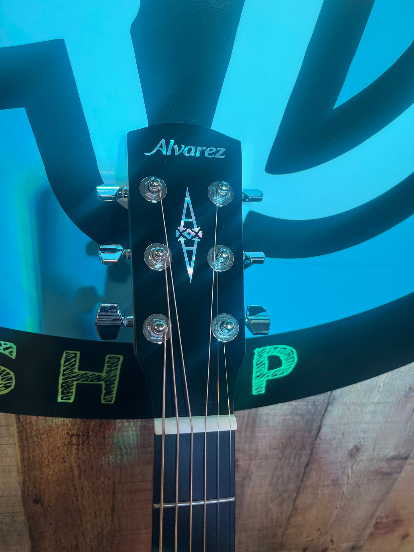 Alvarez Regent Dreadnought Acoustic Electric w/cutaway-Sunburst RD26CESB